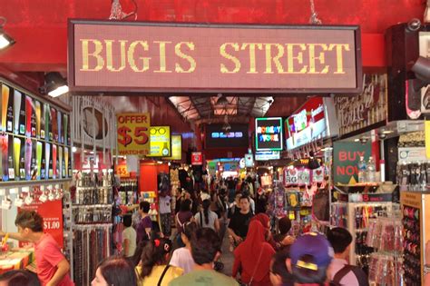 Bugis Street Market .
